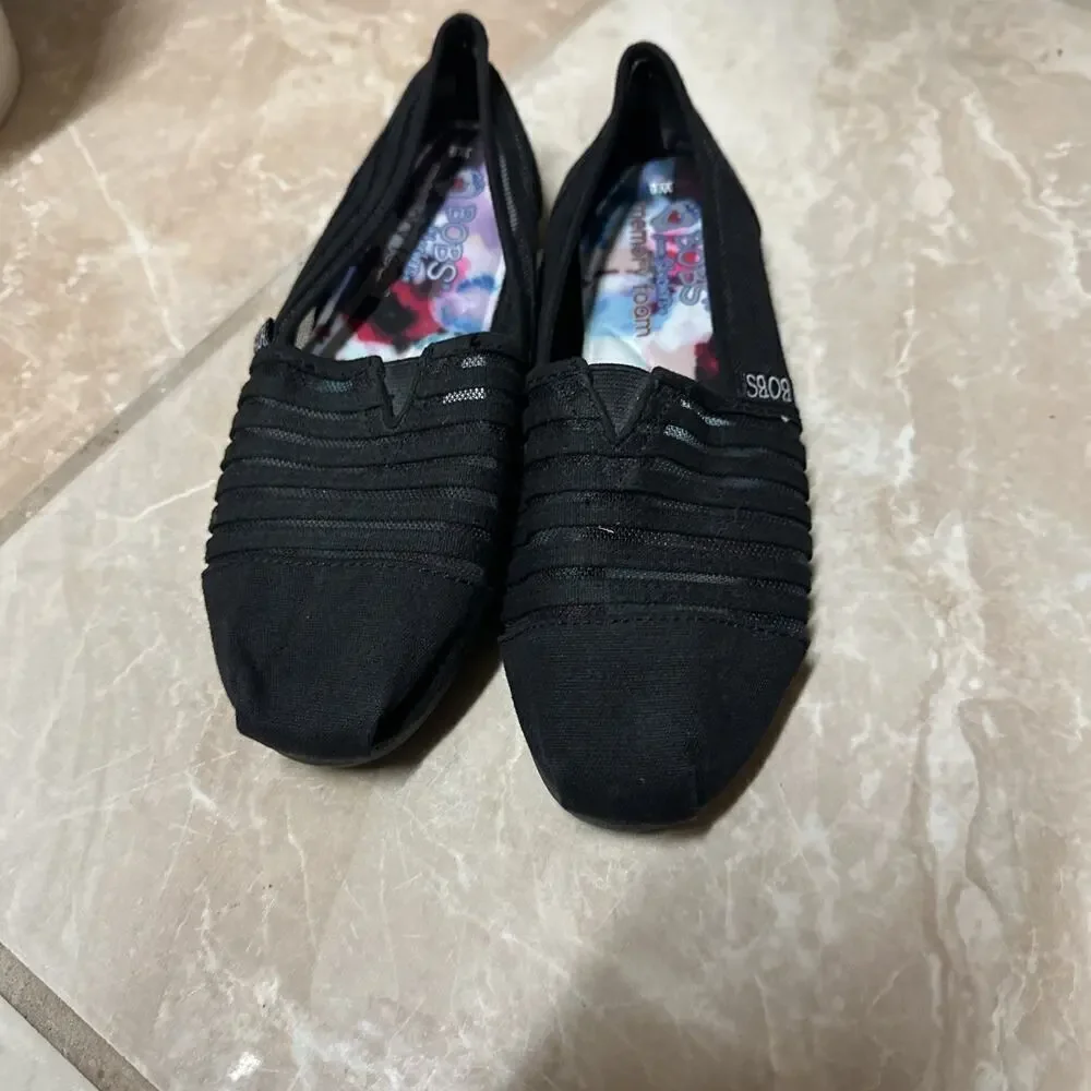 BOBS from Skechers Memory Foam Casual Flats Sz. W6 Black And Mesh NWOT